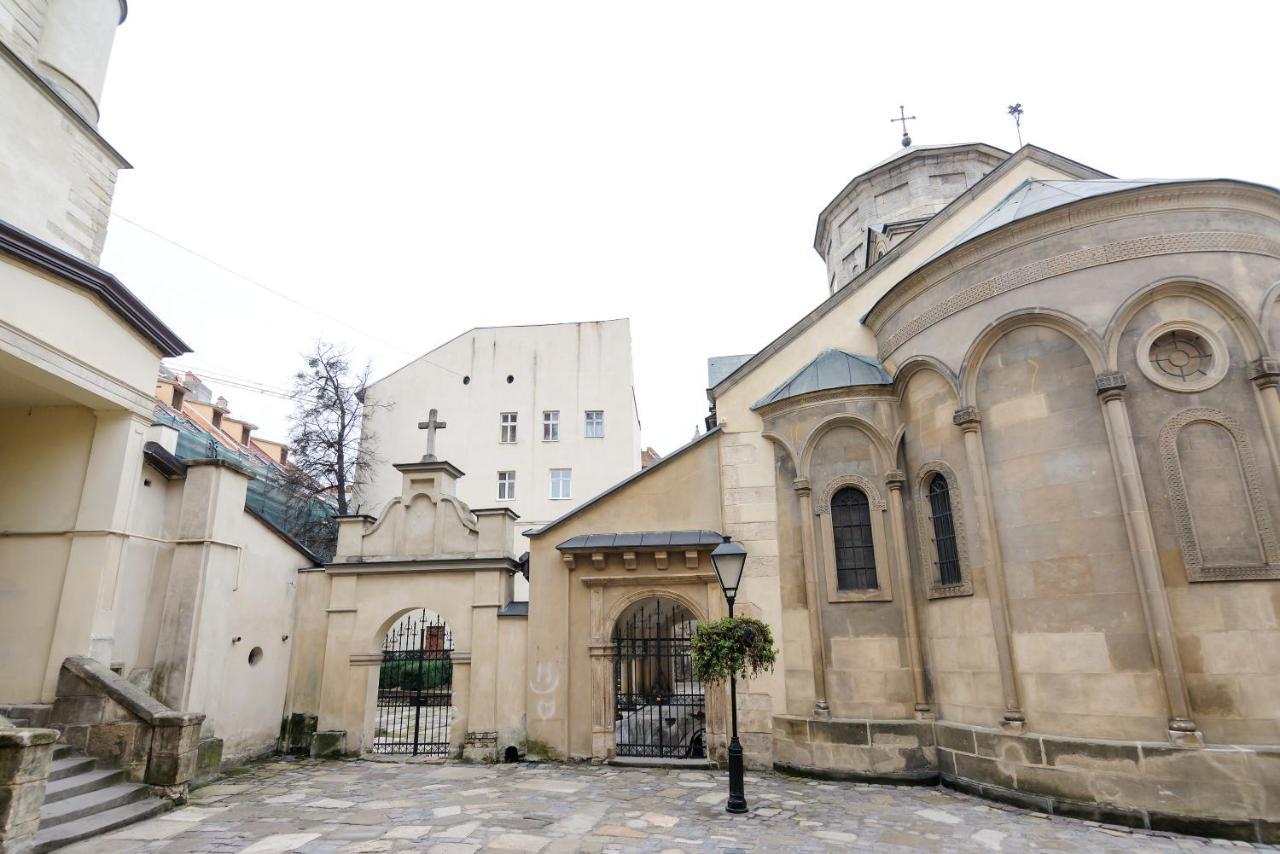 Просторі Апартаменти В Центрі Львова Bagian luar foto